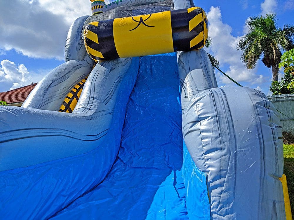 19ft Toxic Water Slide (S35) 12 19ft Toxic Water Slide (S35) - Image 12
